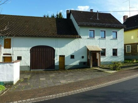 Altes Bauernhaus in der Vulkaneifel mit Scheune, Nebengebäude und zusätzlichem Grundstück zum renovieren und neu gestal…