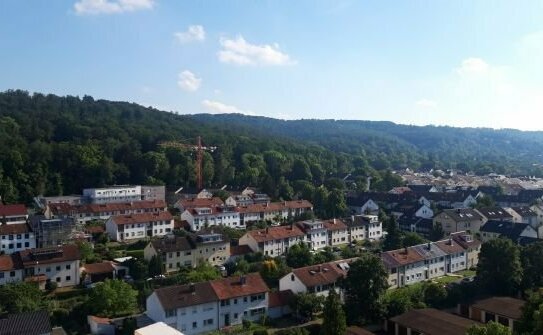 2022 Sanierte 2,5 Zimmer Wohnung mit Schöne blick in Stuttgart