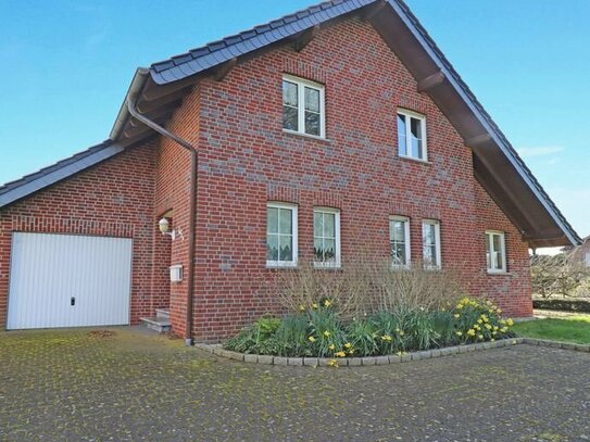 Freistehendes Einfamilienhaus mit Wintergarten und Garage in Waldfeucht