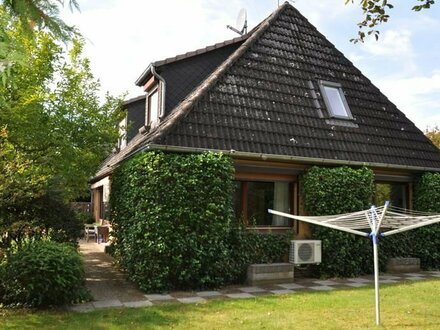 Einfamilienhaus mit Keller, Doppel-Garage und großem Grundstück in ruhiger Lage von Westergellersen