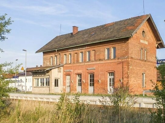 Bahnhofsgebäude - leerstehend