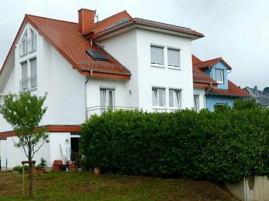 Exclusive 5 Zimmer-Maisonette-Wohnung mit Balkon, Terrasse und Einbauküche in Rauenberg. Sofort bezugsfähig.