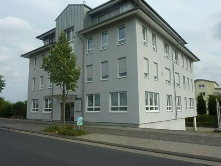 Wohn.im Bürohaus mit Aussicht Hochschulviertel in Rheinbach,es ist eine geringfügige Hausmeistertätigkeit zu übernehmen.