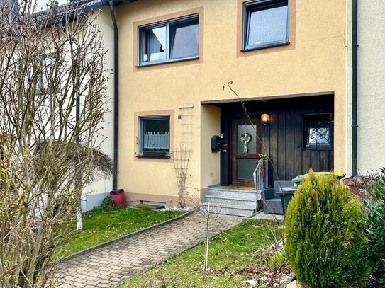 Reihenmittelhaus mit Garten und Garage im Norden Wunsiedels