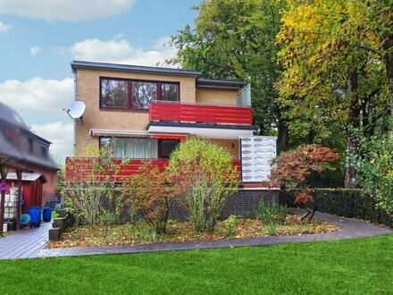 Zweifamilienhaus mit großem Garten in Hamburg Lokstedt