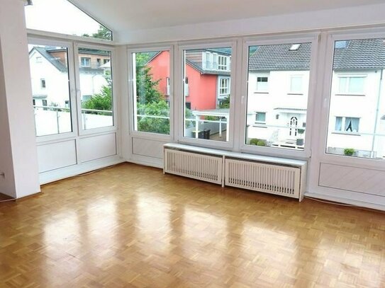 RESERVIERT - Wunderschöne und renovierte 4 ZKB (Maisonette) mit Süd-Westbalkon in KS-Harleshausen