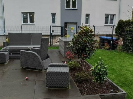 Ersteinzug nach Komplettrenovierung EG mit alleiniger Gartennutzung