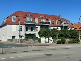 Maisonette-Wohnung, 4 Zimmer, gehobene Ausstattung, EBK, 2 Balkone, 2 Bäder, Schuppen, Carport, 2 Stellplätze