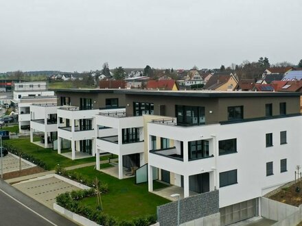 ERSTBEZUG: Exklusive 3-Zimmer-PENTHOUSE Wohnung (KFW 55) mit großem Süd-Balkon, EBK, Tiefengaragen- und Außenstellplatz…