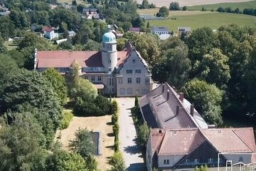 Sanierungsbedürftige große Schlossanlage im Einzugsgebiet von Dresden