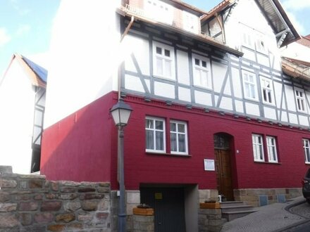 Gepflegtes Mehrfamilienhaus mit Fachwerkaufbau in Spangenberg - Stadtmitte