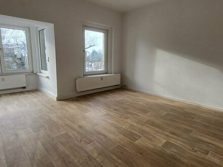 3-Zimmer-Wohnung im 1.OG mit Tageslichtbad!