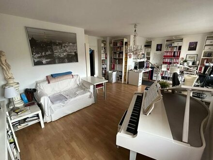 2-Zimmer Wohnung mit Loggia, Zentrale gute Lage in Schwabing West