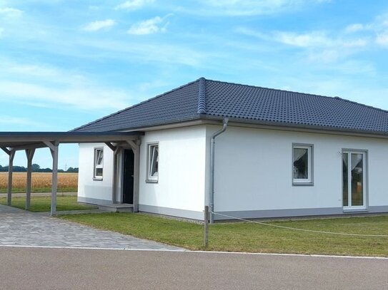 Bungalow Neubau - außen fertig, innen Restarbeiten.