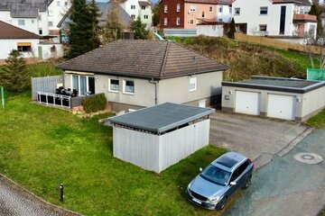 Freistehendes Einfamilienhaus in Feldrandlage mit Blick ins Grüne und ausgebautem Keller