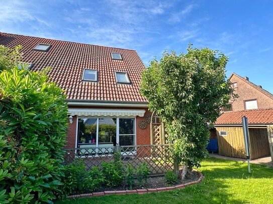 Tür an Tür mit der Natur - Gepflegtes Reihenendhaus mit kleinem Garten in Schleinähe