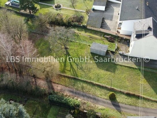 Wohnhaus mit großem Grundstück - ideal für Tierbesitzer und Gartenfreunde