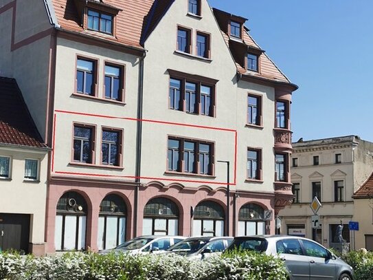 frisch renovierte 3-4 Raumwohnung mit Saaleblick