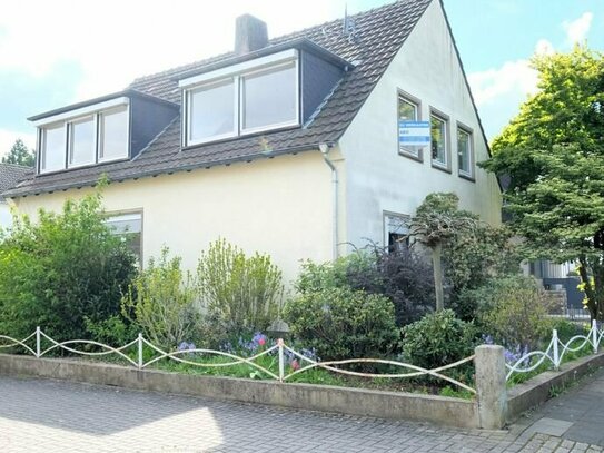 Zweifamilienhaus mit Garage in Toplage