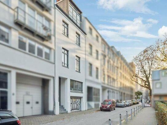 Stadthaus zwischen Alster und Lange Reihe - Wohnen und Arbeiten unter einem Dach in HH-St. Georg