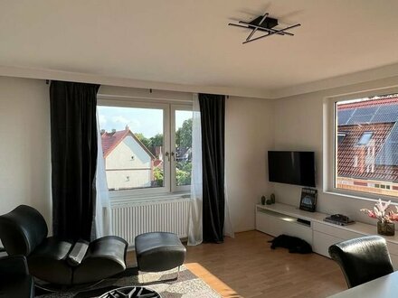 Zentrumsnahe und ruhige 3-Zimmer-Wohnung mit gutem Grundriss ,neuen Böden sowie Einbauküche und Balkon