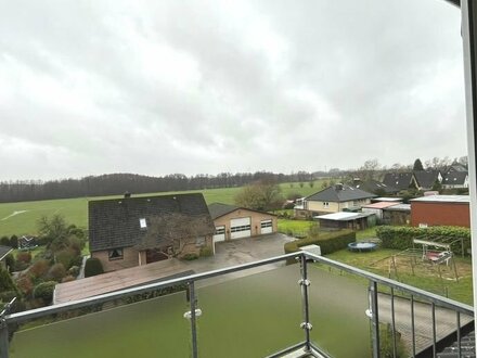 Wohnen mit Weitblick, gemütliches Wohnflair mit Einbauküche und Balkon