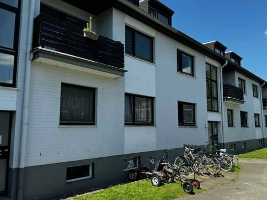 Brinkum! Großzügige 4 Zimmer-Maisonettewohnung mit gemütlichen Balkon und PKW-Stellplatz!