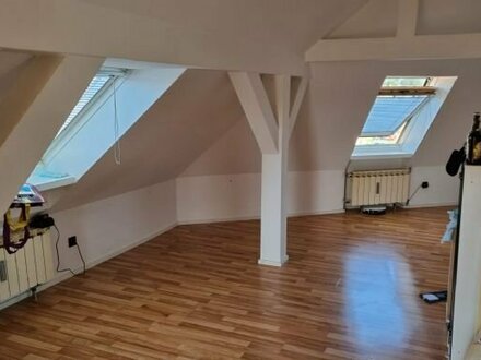 Attraktive 1-Zimmer Dachgeschoss-Wohnung mit Balkon in Sonneberg OT Oberlind