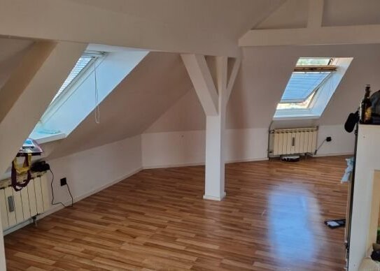 Attraktive 1-Zimmer Dachgeschoss-Wohnung mit Balkon in Sonneberg OT Oberlind