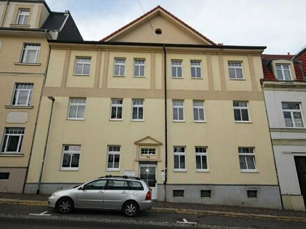 Frisch renoviert - Helle geräumige Zweiraumwohnung mit offener Küche