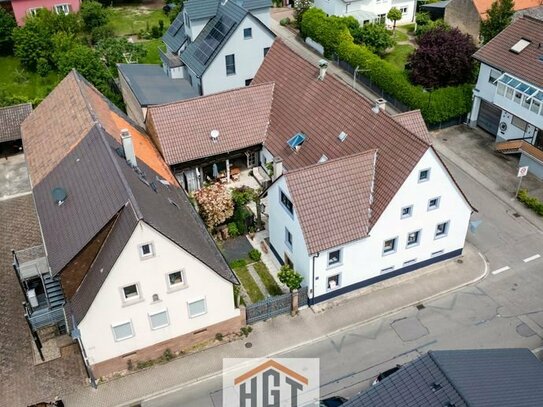 Charmantes Einfamilienhaus mit reichlich Platz in Helmsheim!!