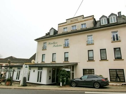Tholey-Mitte: Geschichtsträchtiges Hotel-Restaurant mit Eigentümer-Wohnung
