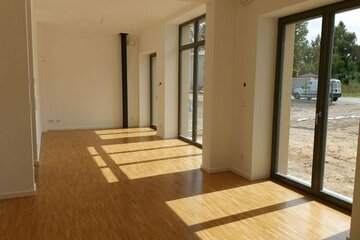 Erstbezug, Luxuswohnung, 321qm eigener Garten, 64qm Terrassen, Pool & Niedrigenergiestandard!