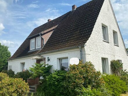 Ein- bis Zweifamilienhaus in ruhiger Ortsrandlage