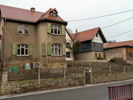 Romantisches Einfamilienhaus in idyllischer Lage & mit top Infrastruktur