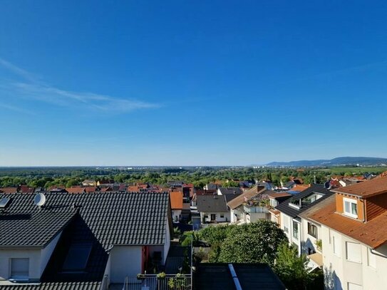 PROVISIONSFREI! 3-Zimmer-Dachgeschoss-Wohnung mit Balkon und Garage in Rauenberg-Malschenberg