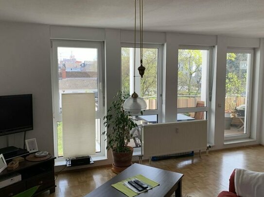 Top-geschnittene 2-Zimmer Wohnung in Bonn-Castell nahe des Zentrums mit 2 Balkonen und TG-Stellplatz