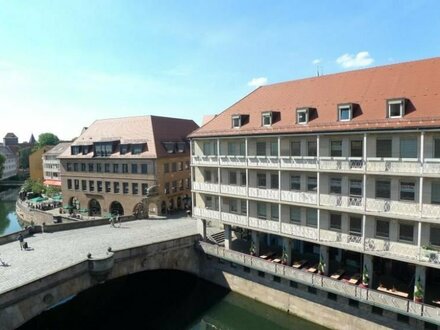 Beste City-Lage - Großzügige und helle 3-Zimmerwohnung mit Einbauküche am Hauptmarkt