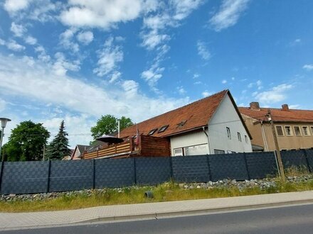 Energieeffizientes Einfamilienhaus mit Gewerbe und großer Terrasse - 67 KwH/(m²a)