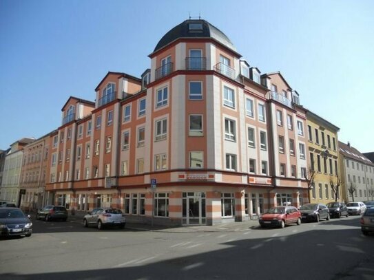 3-Raum-Wohnung mit Balkon und Tiefgaragen-Stellplatz, zentrumsnah / Haus mit Aufzug