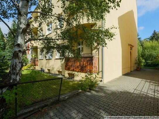 Vermietete 2-Zimmer Altbauwohnung mit Balkon als Kapitalanlage zu verkaufen