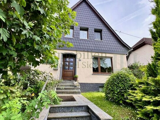 Traumhaftes Einfamilienhaus in Roxheim - Moderner Wohnkomfort trifft idyllisches Ambiente