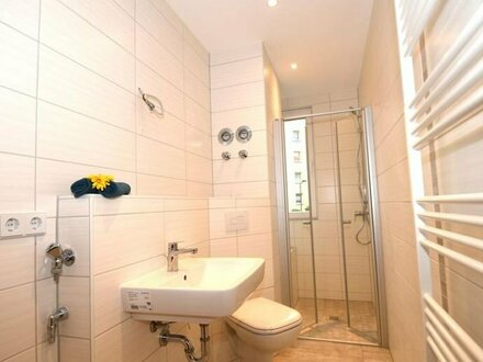 Frühjahrsaktion 300 € Möbelhausgutschein geschenkt! Modernisierte 3-Raumwohnung mit Bodengleicher Dusche! Sehr beliebte…