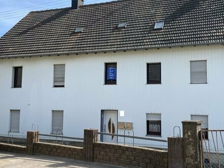 Wohnhaus mit zwei Wohnungen und mit Ausbaureserve für bis zu rd. 354 m² Wohnfläche