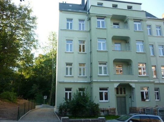 schicke 4-Raum-Wohnung mit Balkon zum Park