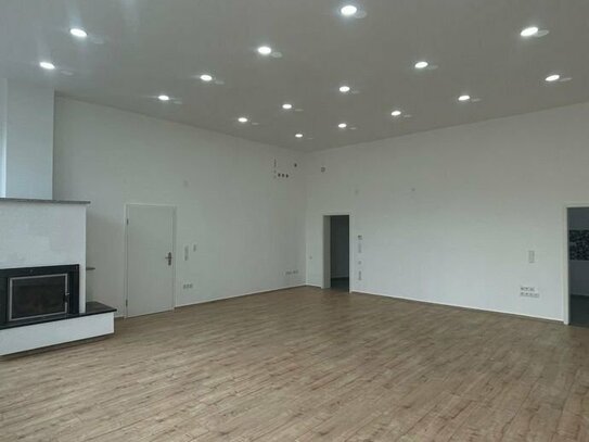 **Modernes Loft Büro /Praxisfläche in Versbach** 4,5 Zimmer mit 190 Quadratmetern