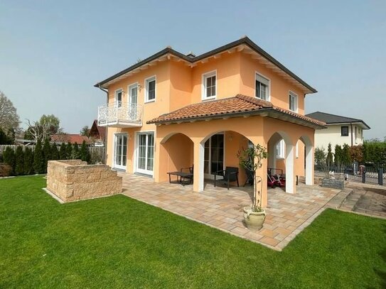 Luxuriöses und wunderschönes Einfamilienhaus im mediterranen Stil zu verkaufen!
