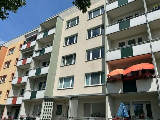 Hübsche 3-Raumwohnung mit Loggia in Parknähe!