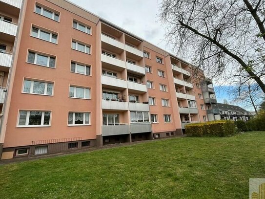 teil renovierte 3 Raumwohnung mit Balkon in Dessau-Süd