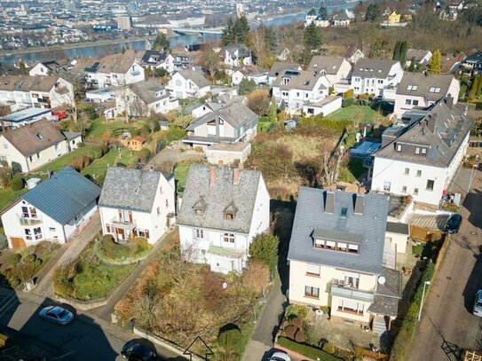 Renovierungsbedürftige Stadtvilla in toller Lage von Koblenz-Pfaffendorf